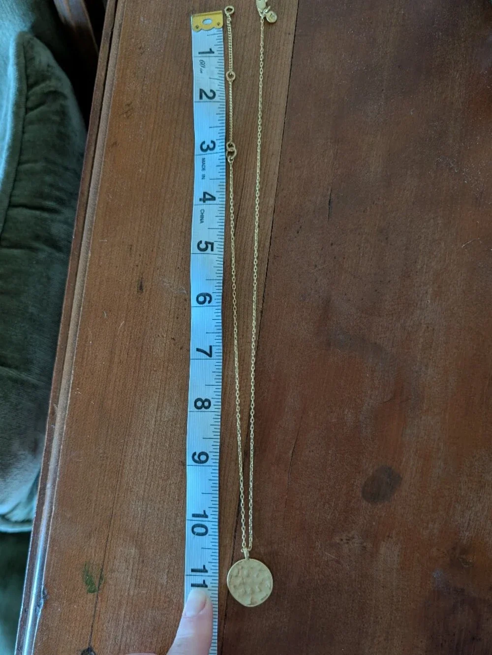 Madewell Gold Hammered Circle Pendant Necklace Women's Stamped Adjustable - Picture 7 of 8